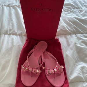 Valentino Pink Rubber Rockstud Thong Sandals